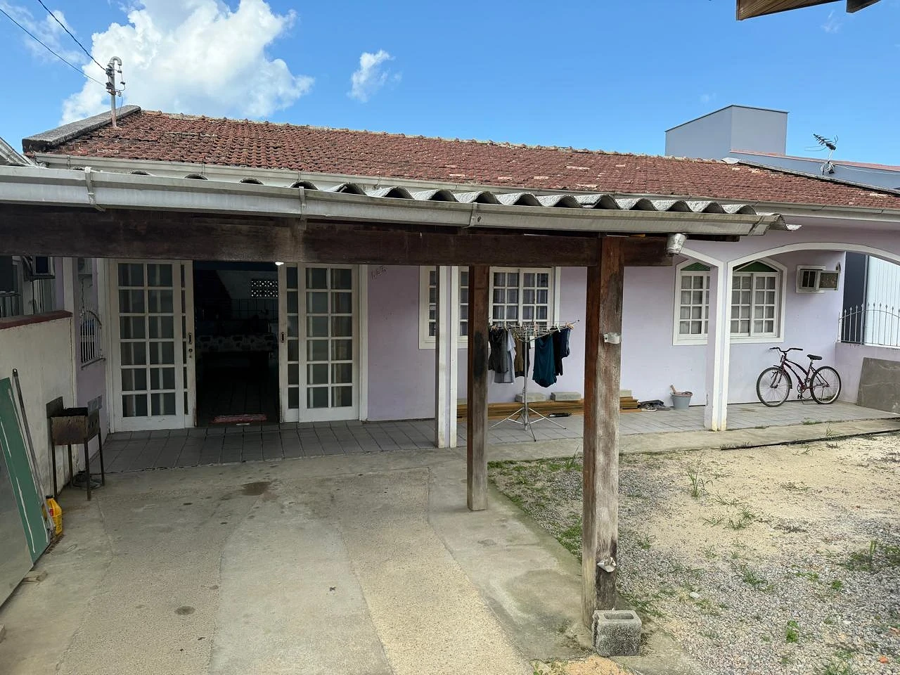 Terreno com 2 casas à venda no bairro Pachecos