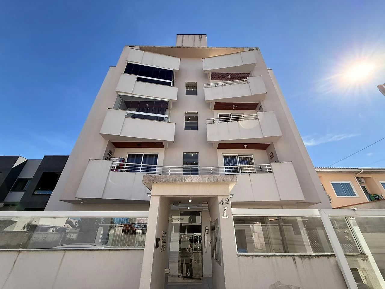 Apartamento 2 Dormitórios sendo uma suíte próximo da BR101