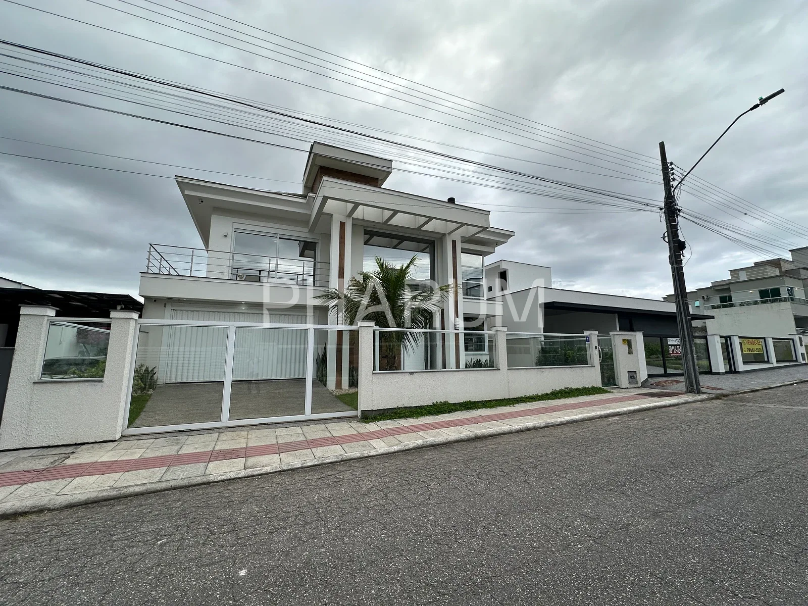 Casa Alto Padrão na Pedra Branca | Vista para a Montanha