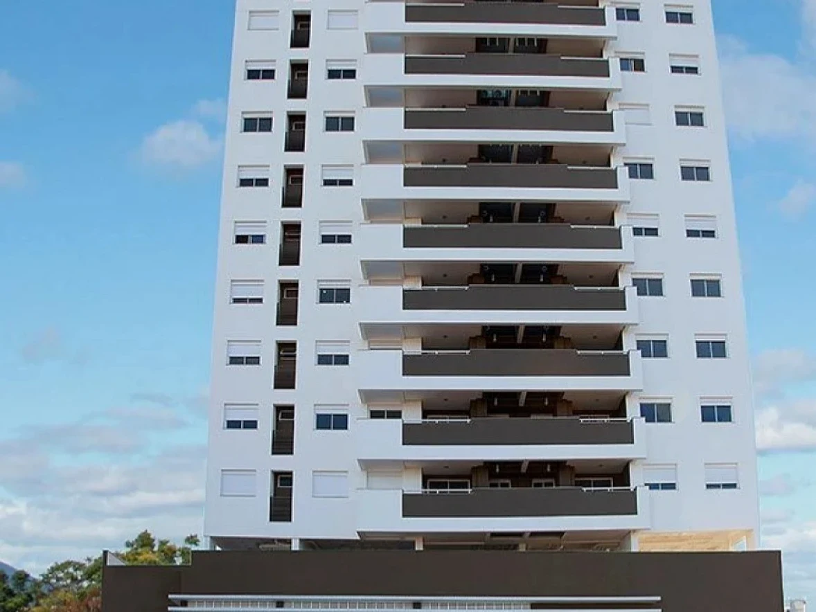 Apartamento 3 dormitórios, sendo 1 suíte com lavabo.
