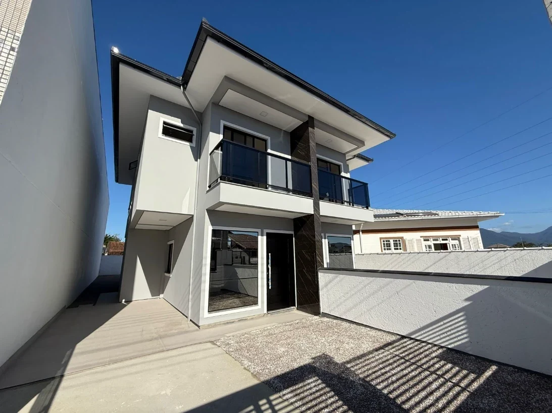 Sobrado 3 Quartos com 1 Suíte e 100m² no Pagani