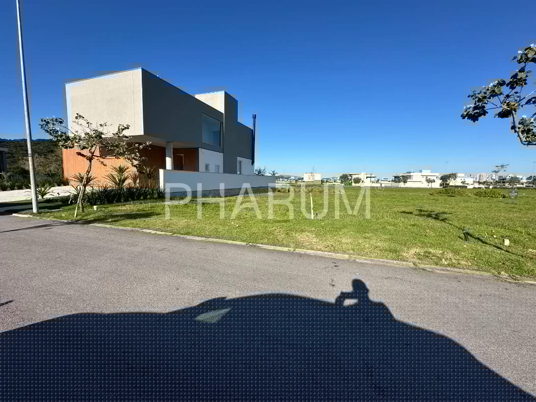 Terreno com 300m2 no Condomínio Reserva da Pedra, Palhoça SC