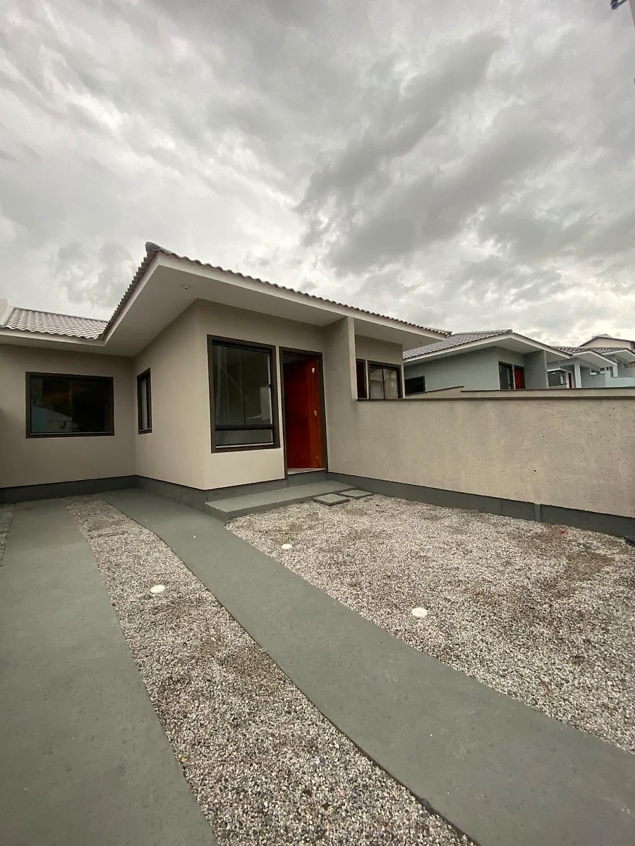 Casa Nova com 2 Dormitórios e Terreno de 200 m² em Jardins 2