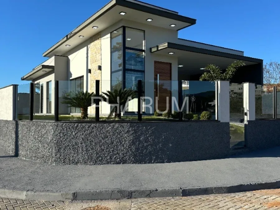 Casa 3 Dormitórios 113 m² com suíte em Forquilhas - São José