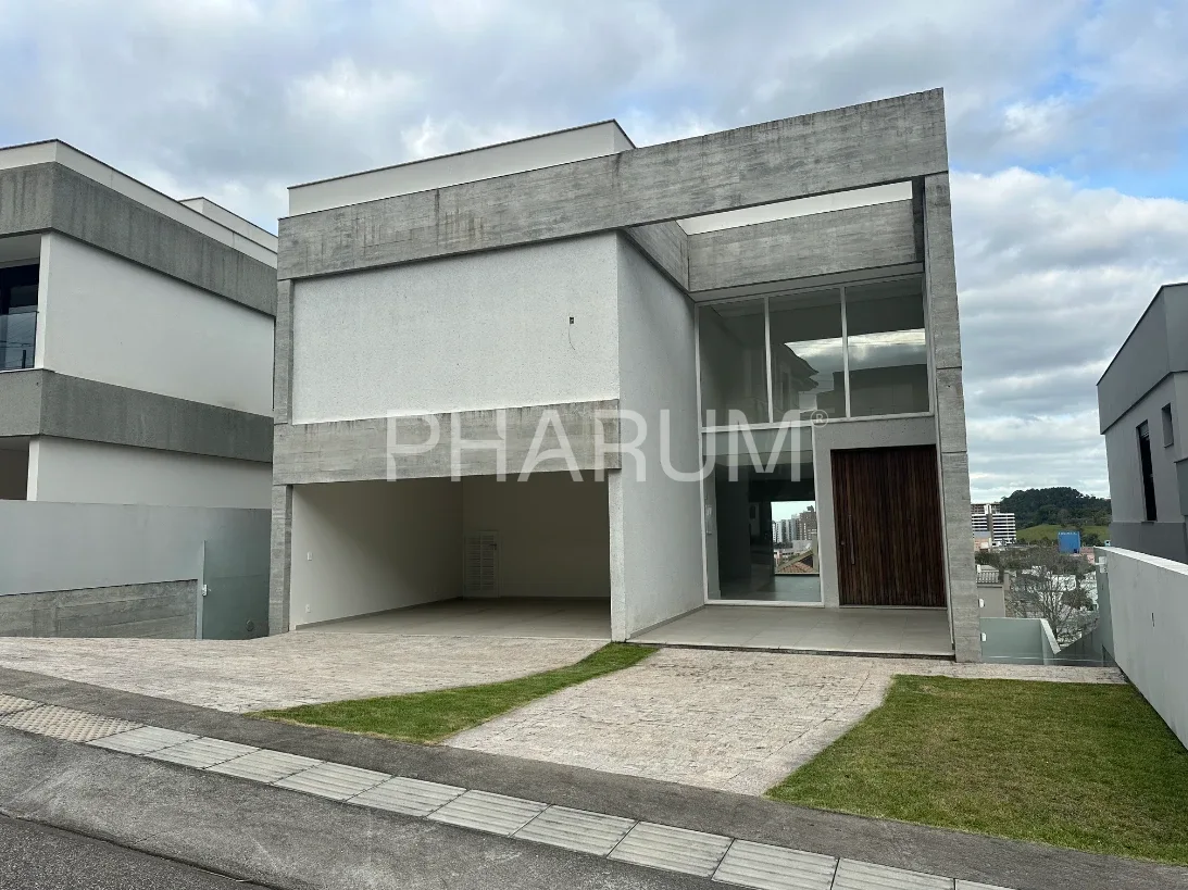 Casa 3 suítes, piscina com borda na Pedra Branca, Palhoça/SC