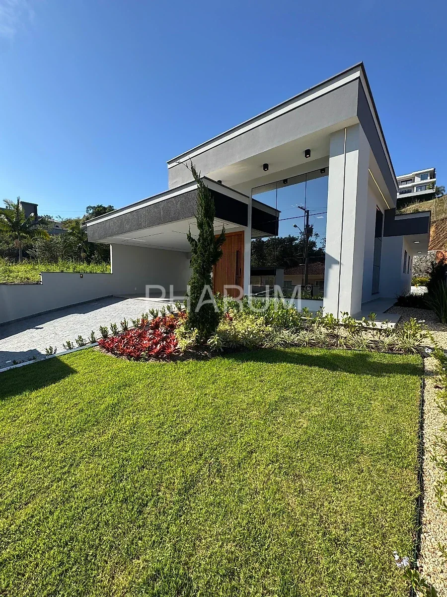 Casa de Alto Padrão | 180 m² | Terreno de 390 m² | Piscina | Antônio Carlos/SC