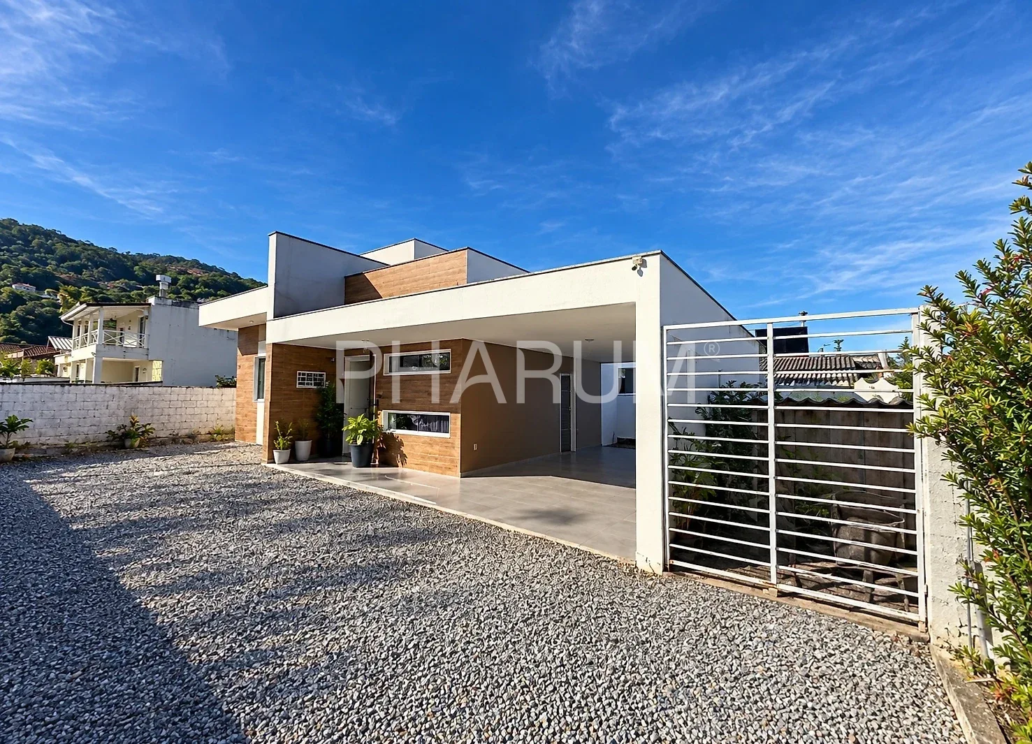 Casa 4 Quartos com Piscina - São Sebastião
