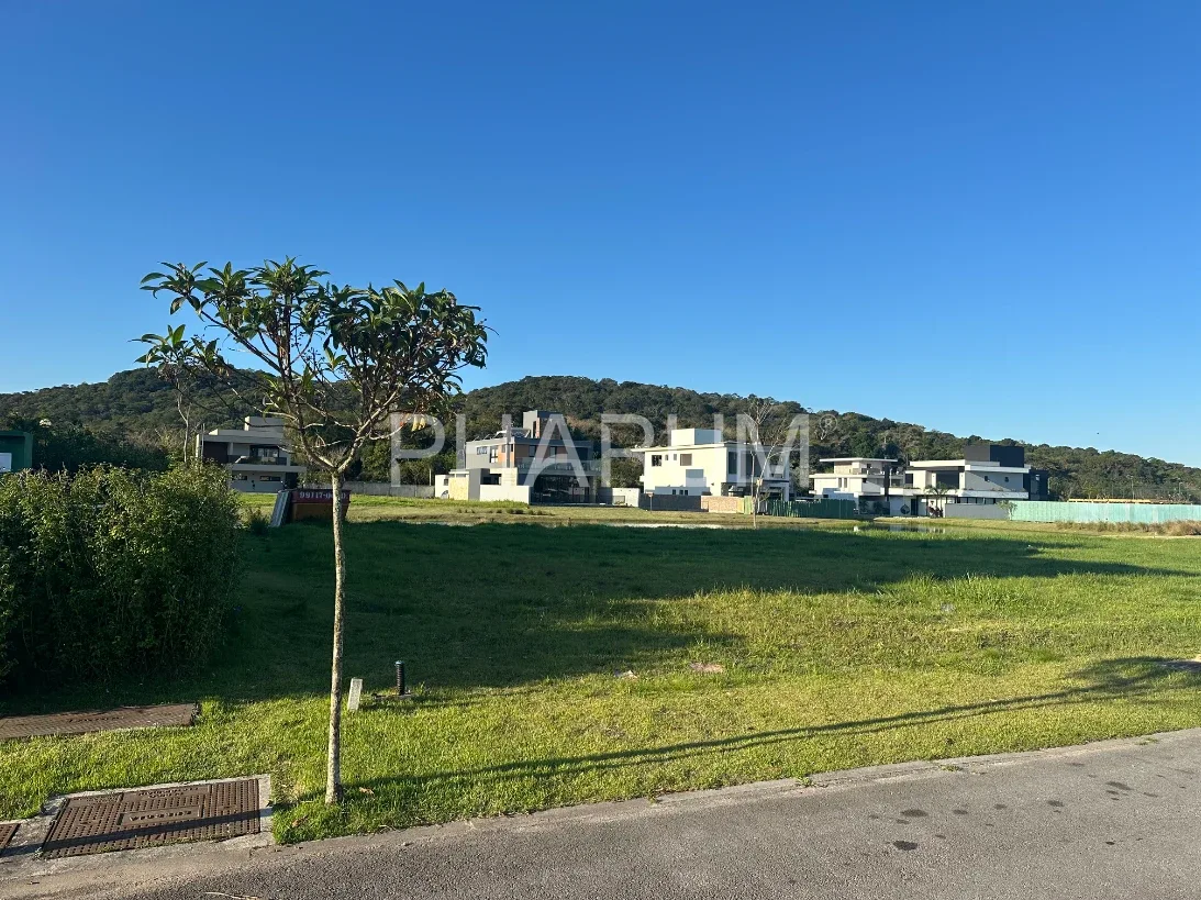 Terreno com 300m2 no Condomínio Reserva da Pedra, Palhoça/SC