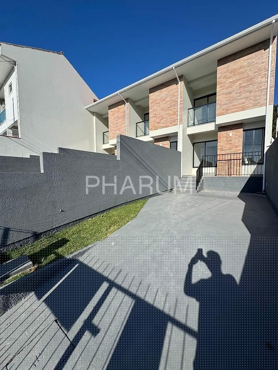 Sobrado Geminado com 2 Suítes | Serraria – São José/SC