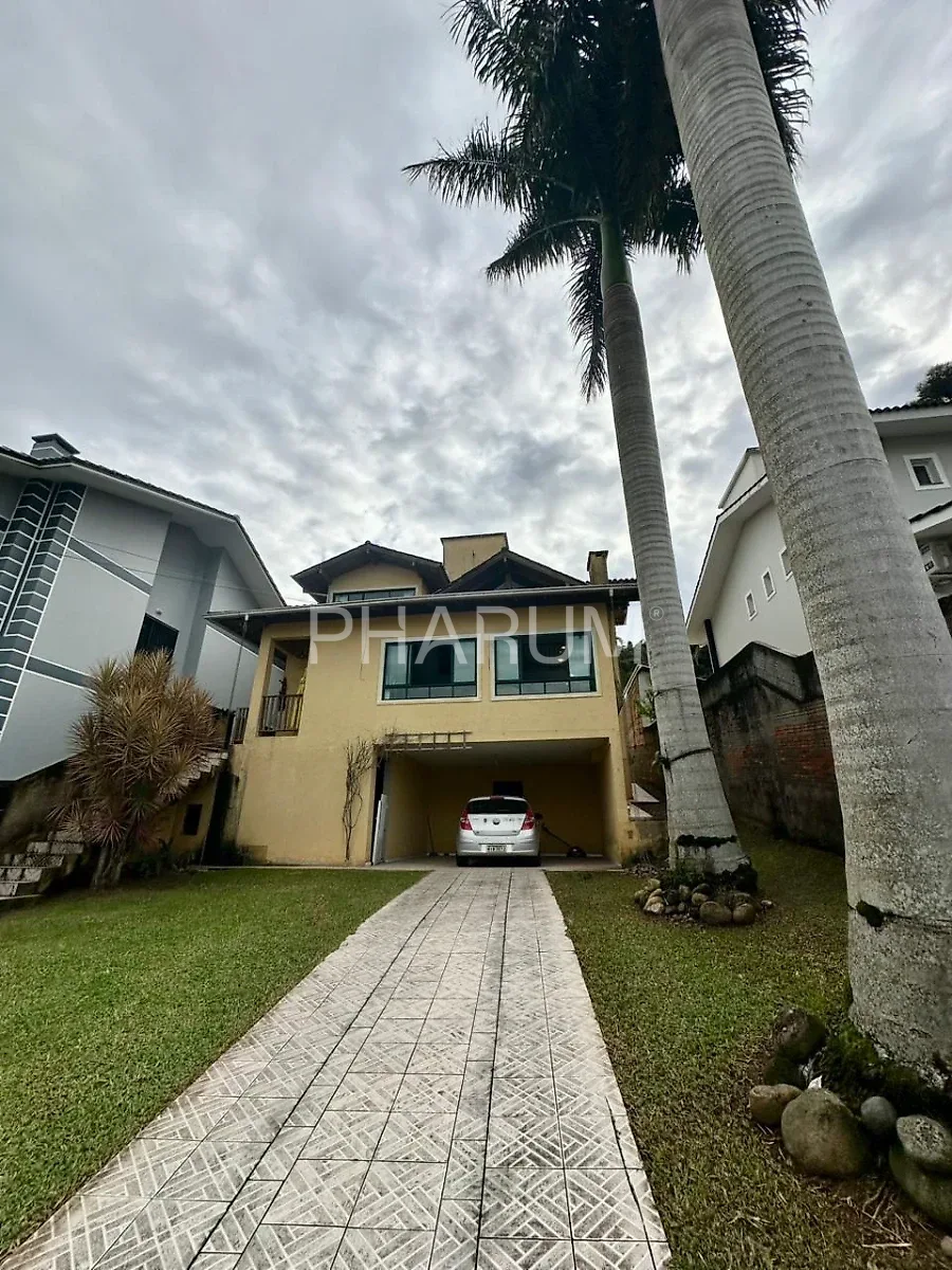 Casa na Pedra Branca 3 dormitorios sendo uma suite