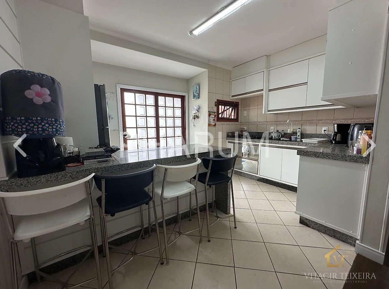 Casa Mobiliada com 2 quartos, área gourmet com piscina