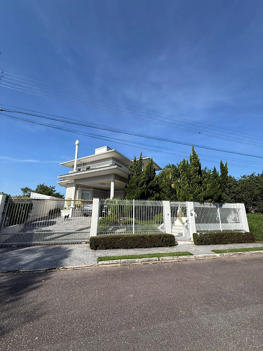 Casa 5 Quartos com 2 Suítes e 286m² - Pedra Branca