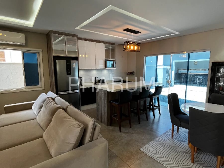 Casa com 3 Quartos com 1 Suíte e 150m² - Nova Palhoça