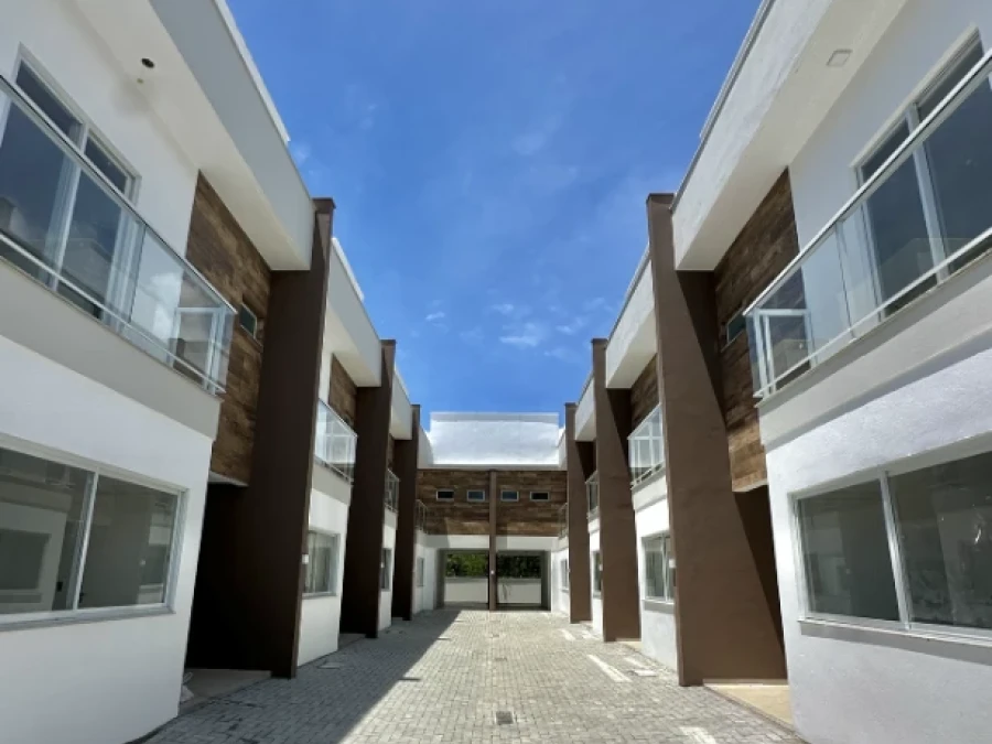 Sobrado Geminado 2 Quartos no Villa Toscana - Nova Palhoça