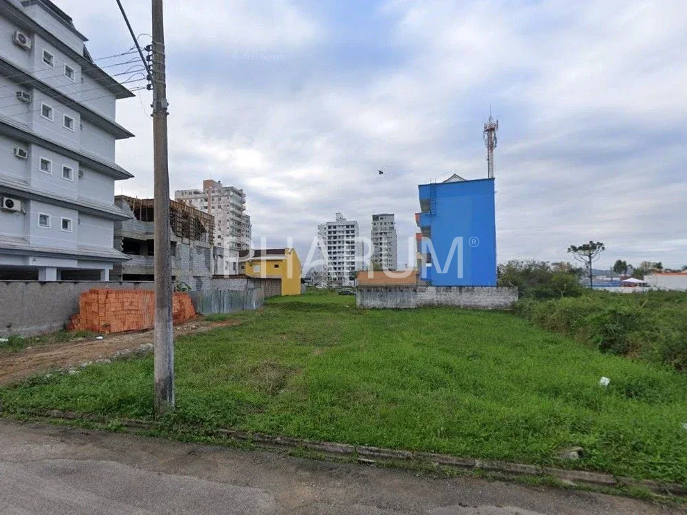 Terreno Comercial localizado na Pedra Branca com 737m² I XP2338