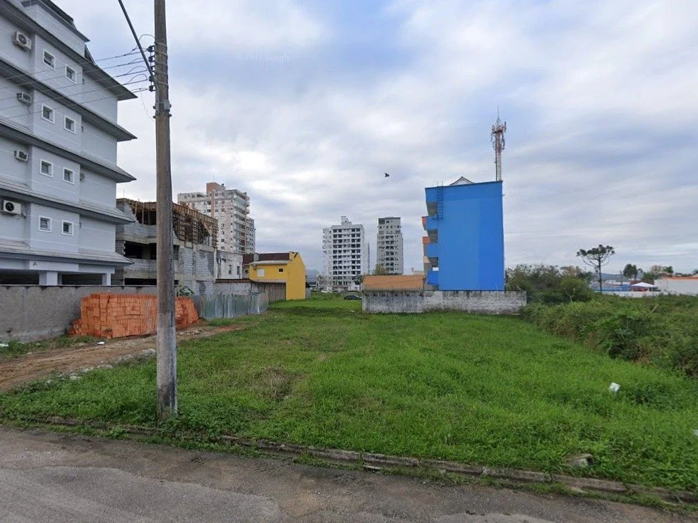 Terreno Comercial localizado na Pedra Branca com 737m² I XP2338