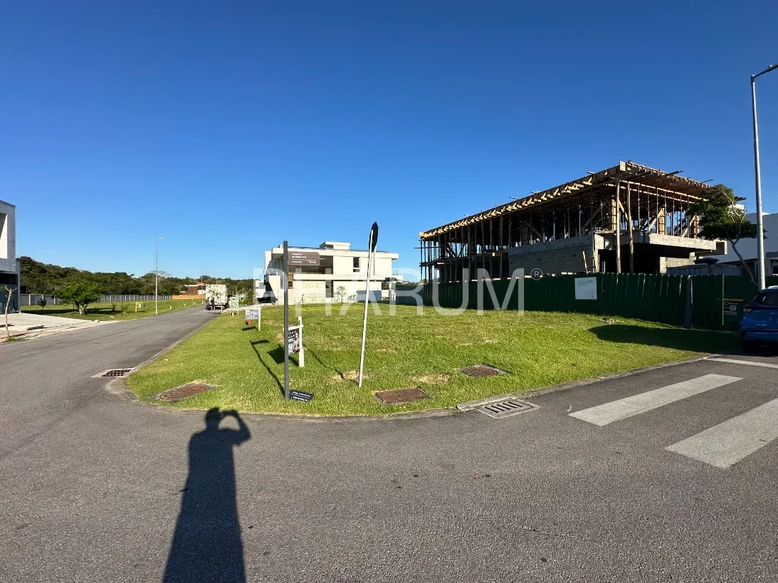 Terreno com 300m2 no Condomínio Reserva da Pedra, Palhoça/SC