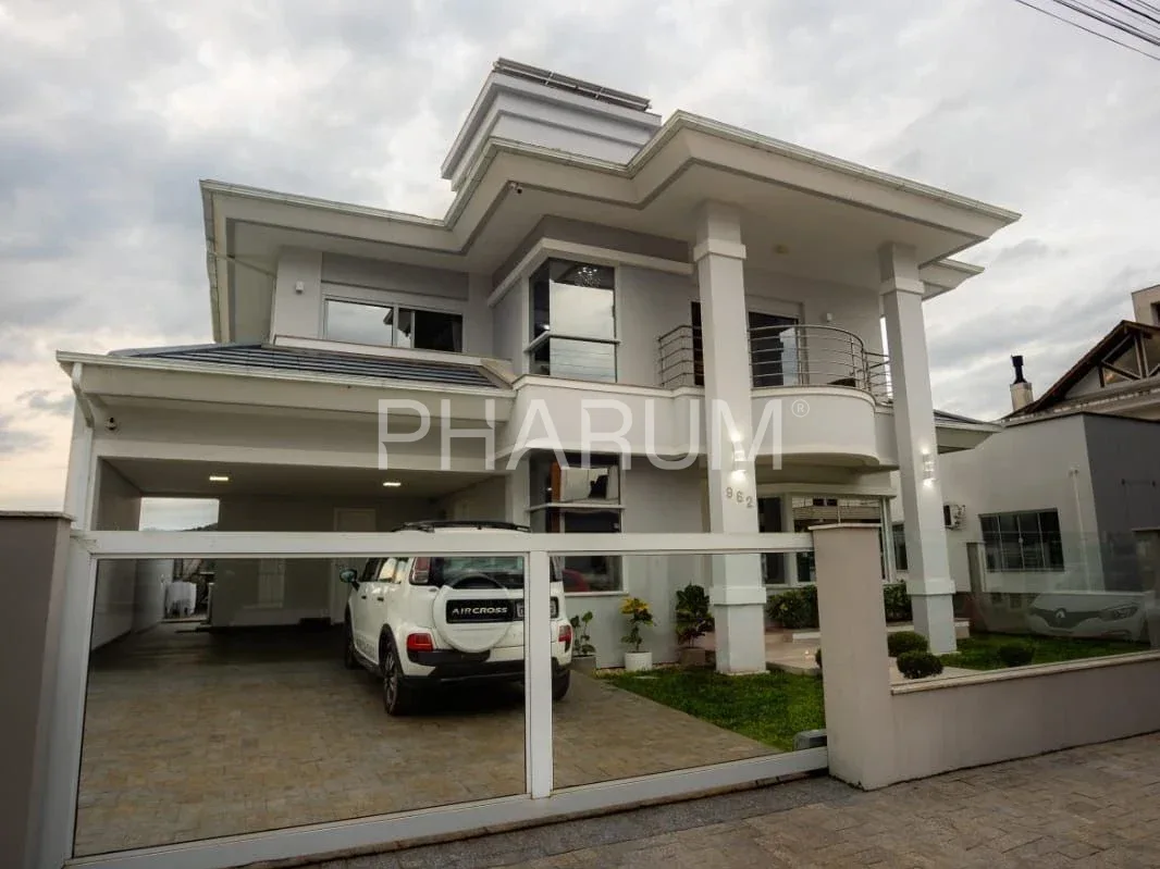 Casa 3 Quartos com 1 Suíte e 245m² - Pedra Branca