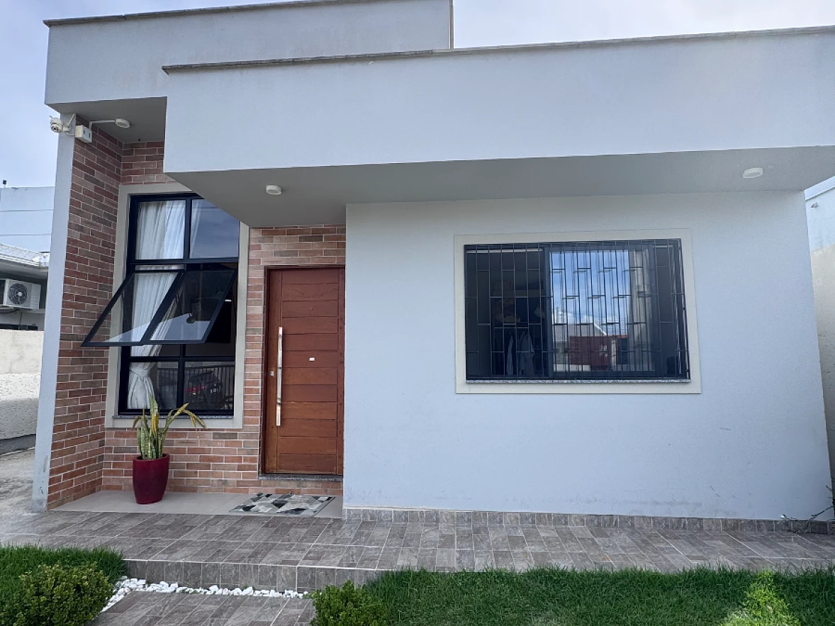 Casa 3 Quartos com 1 Suíte - Bela Vista