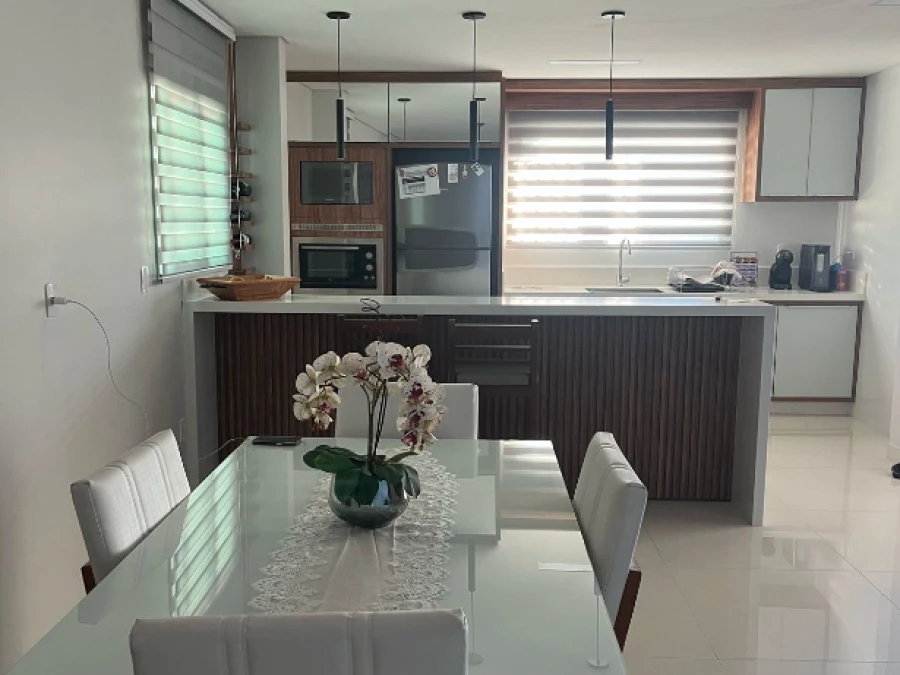 Casa 3 Quartos com Piscina + 2 Salas Comerciais