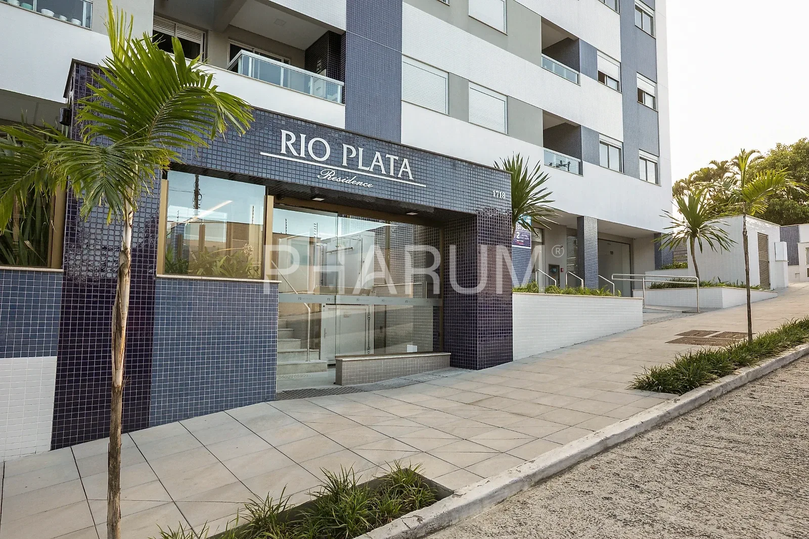 Apartamento 3 Quartos com 1 Suíte e 80m² - Coloninha