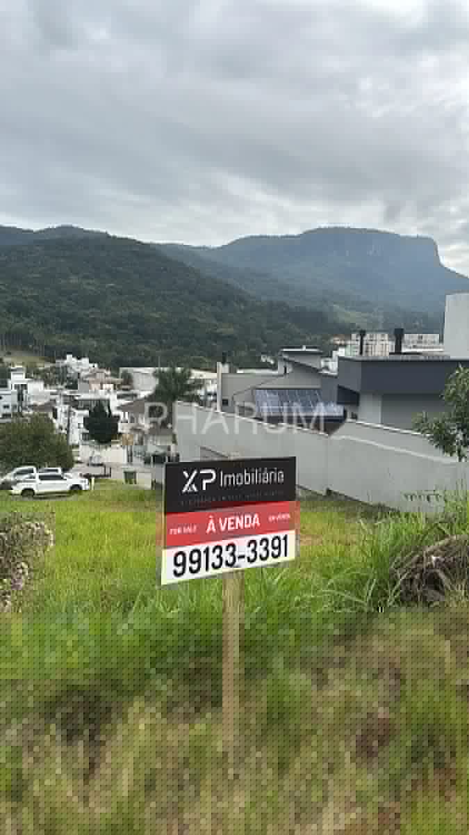 Terreno 550m² em Condomínio - Pedra Branca