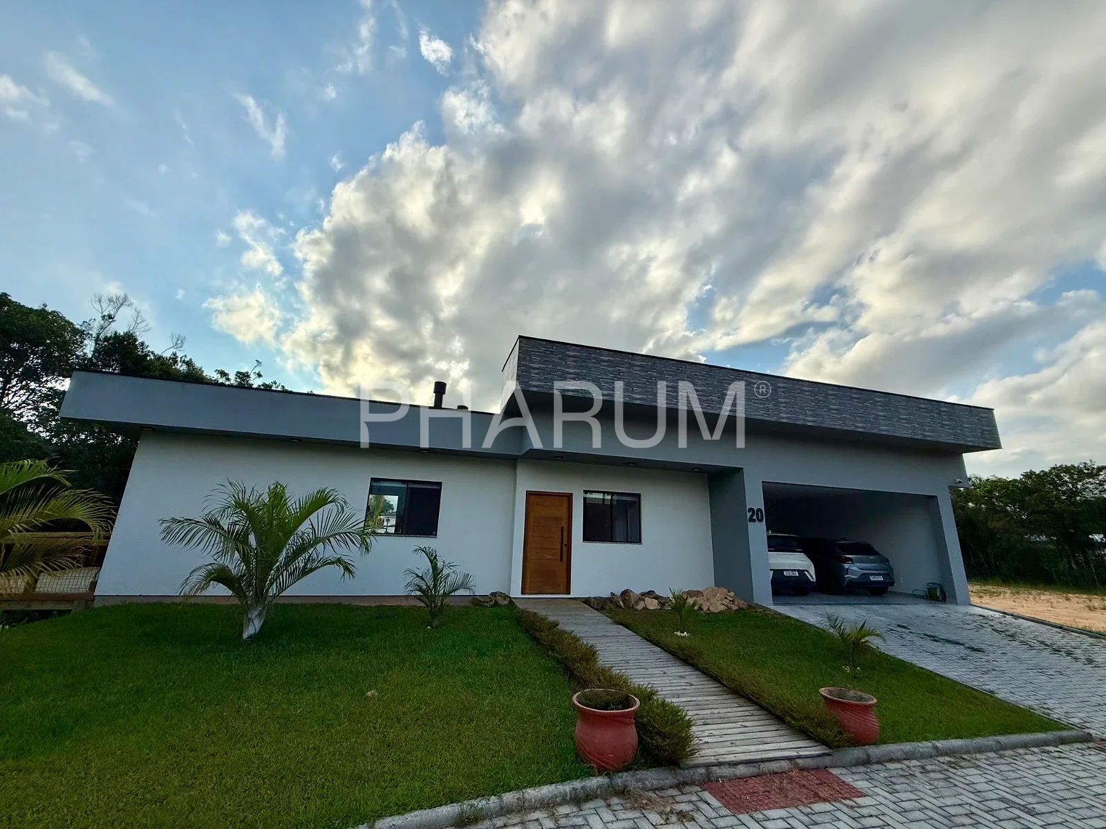 Casa 3 dormitórios, 1 suíte, condomínio fechado