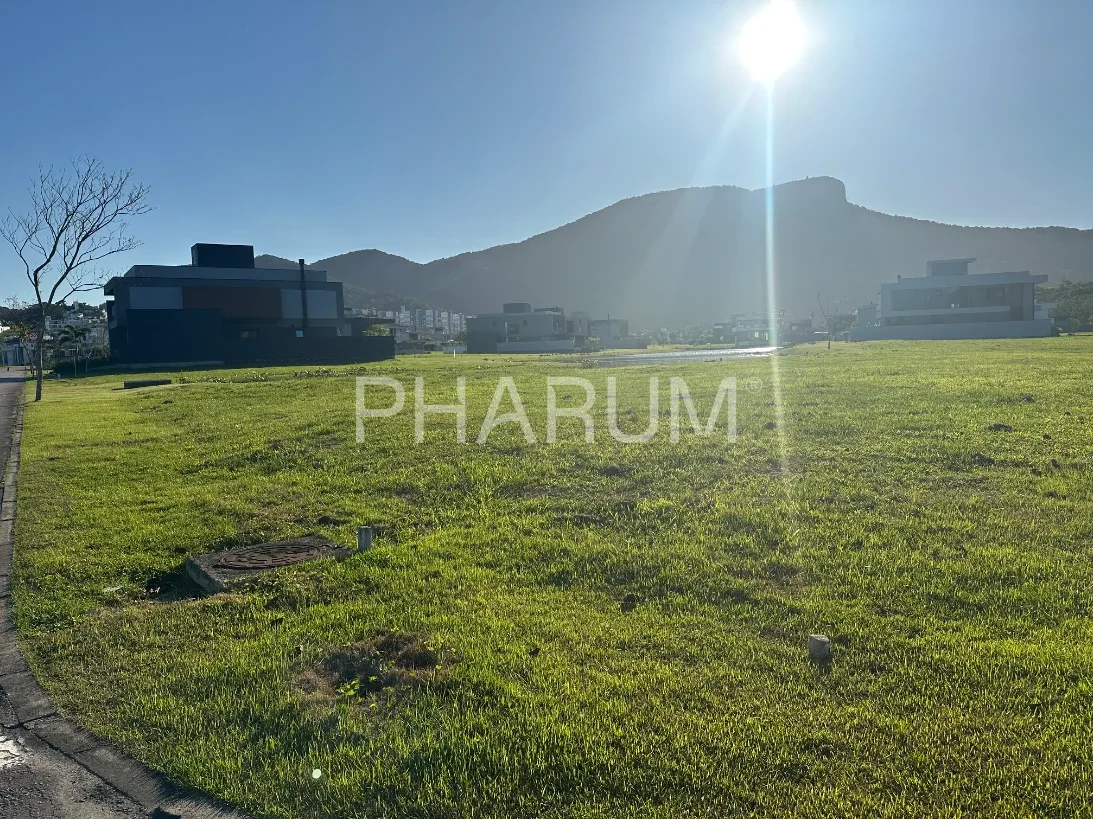 Terreno com 386,67m2 -Condomínio Reserva da Pedra Palhoça/SC