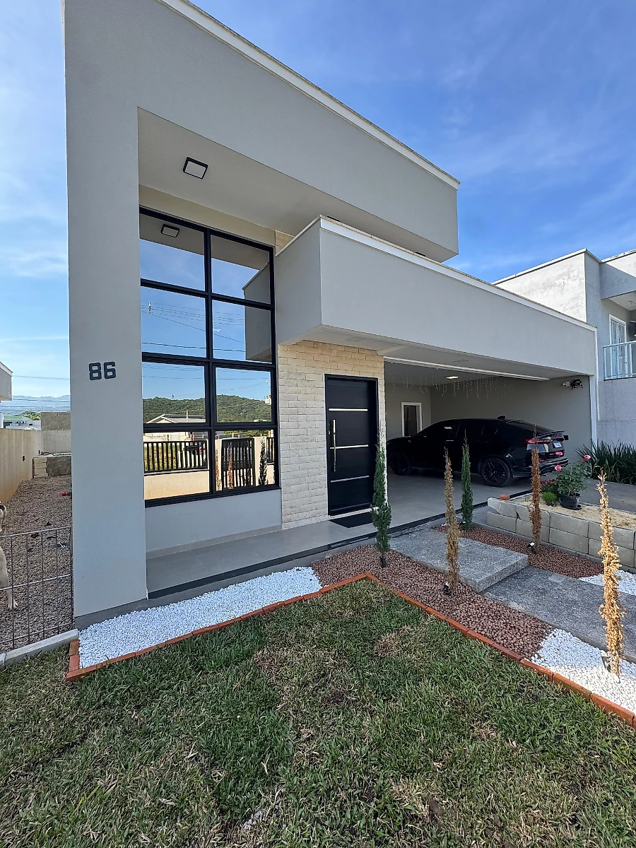 Casa 2 Quartos com 1 Suíte e 127m² - Colônia Santana