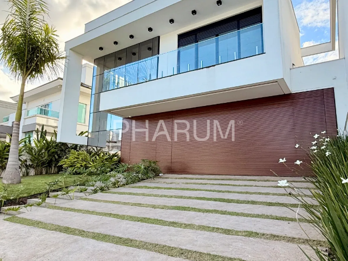 Casa 3 Quartos com 3 Suítes e 344m² - Pedra Branca