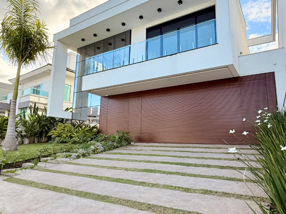 Casa 3 Quartos com 3 Suítes e 344m² - Pedra Branca