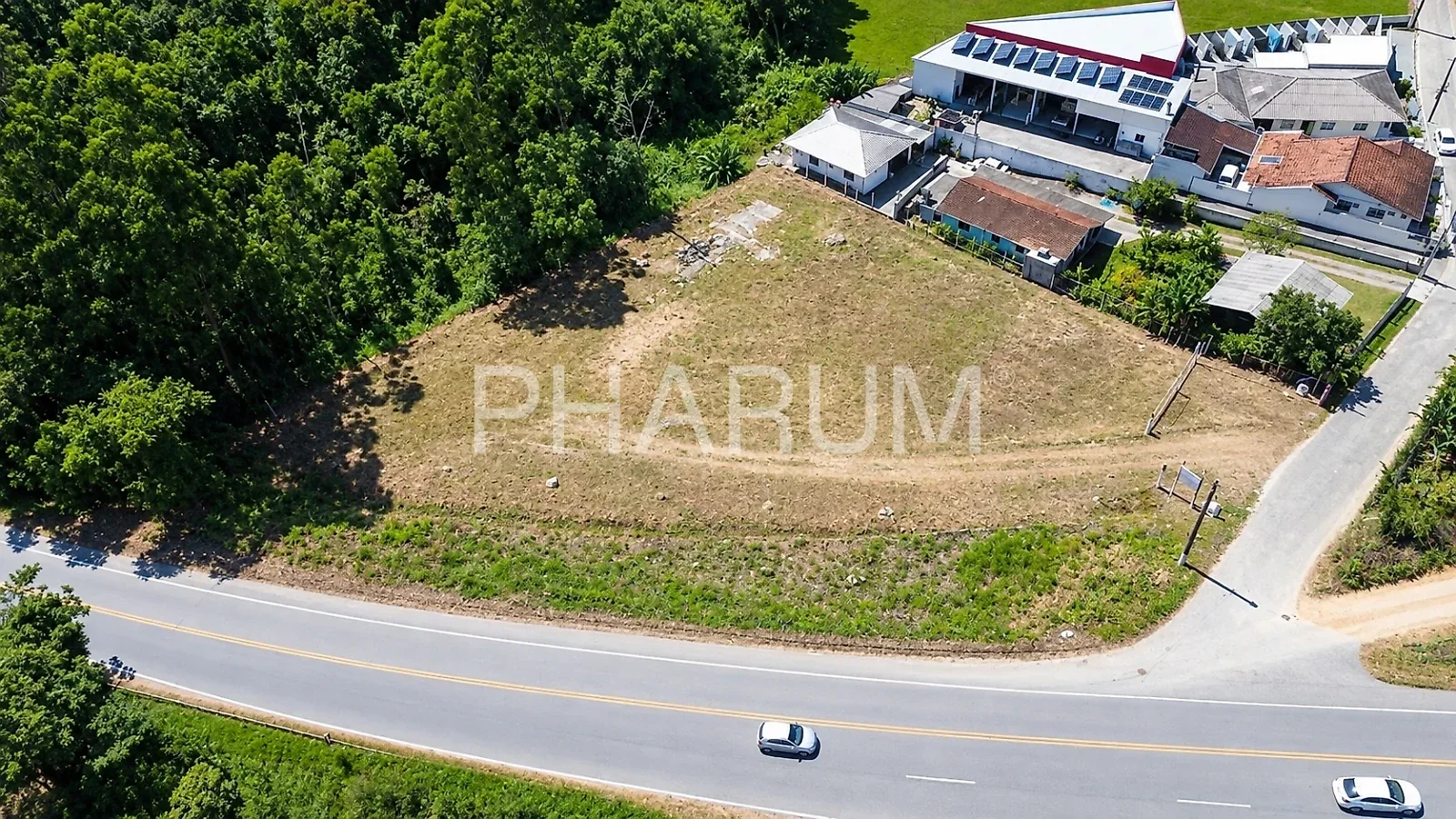 Terreno 2655m² em Condomínio - Centro