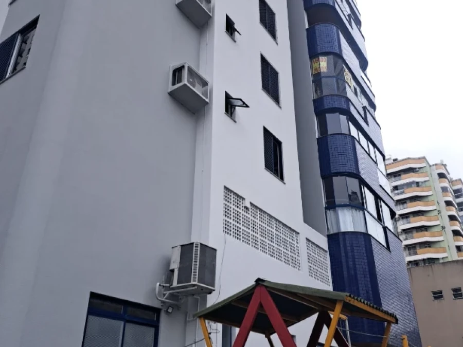 Apartamento desocupado, 03 dorms. (suíte ) e Garagem