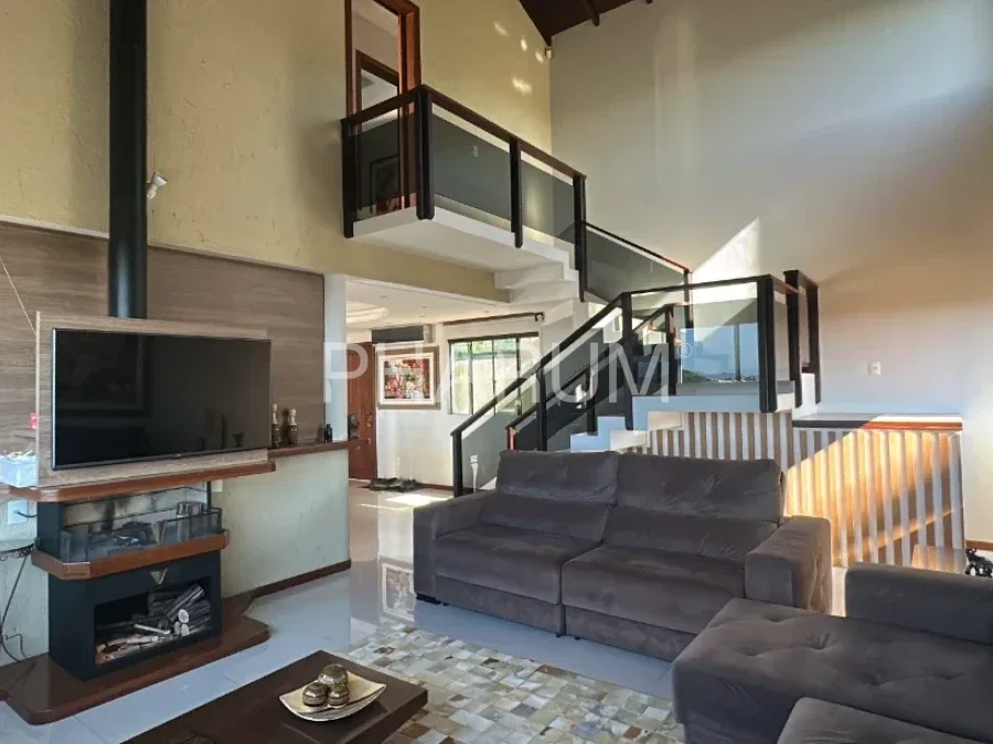 Casa 3 Quartos com 1 Suíte e 320m² - Bela Vista