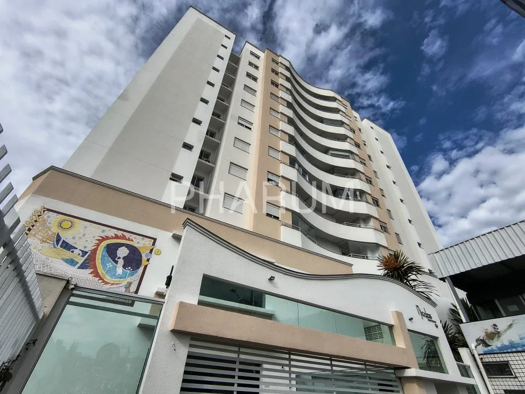 Excelente Apartamento no bairro Roçado em São José