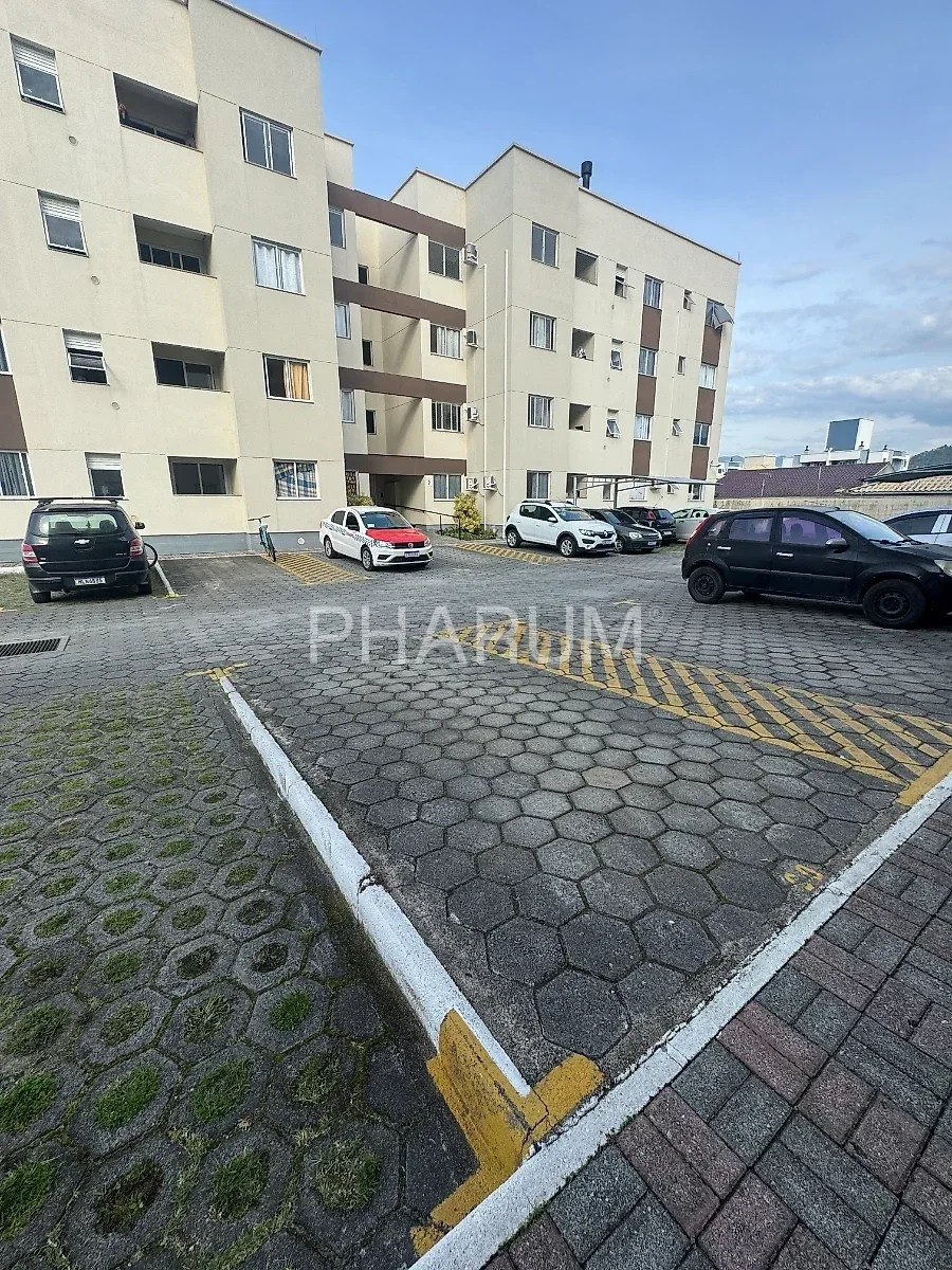Apartamento Térreo de 2 Dormitórios Mobiliado