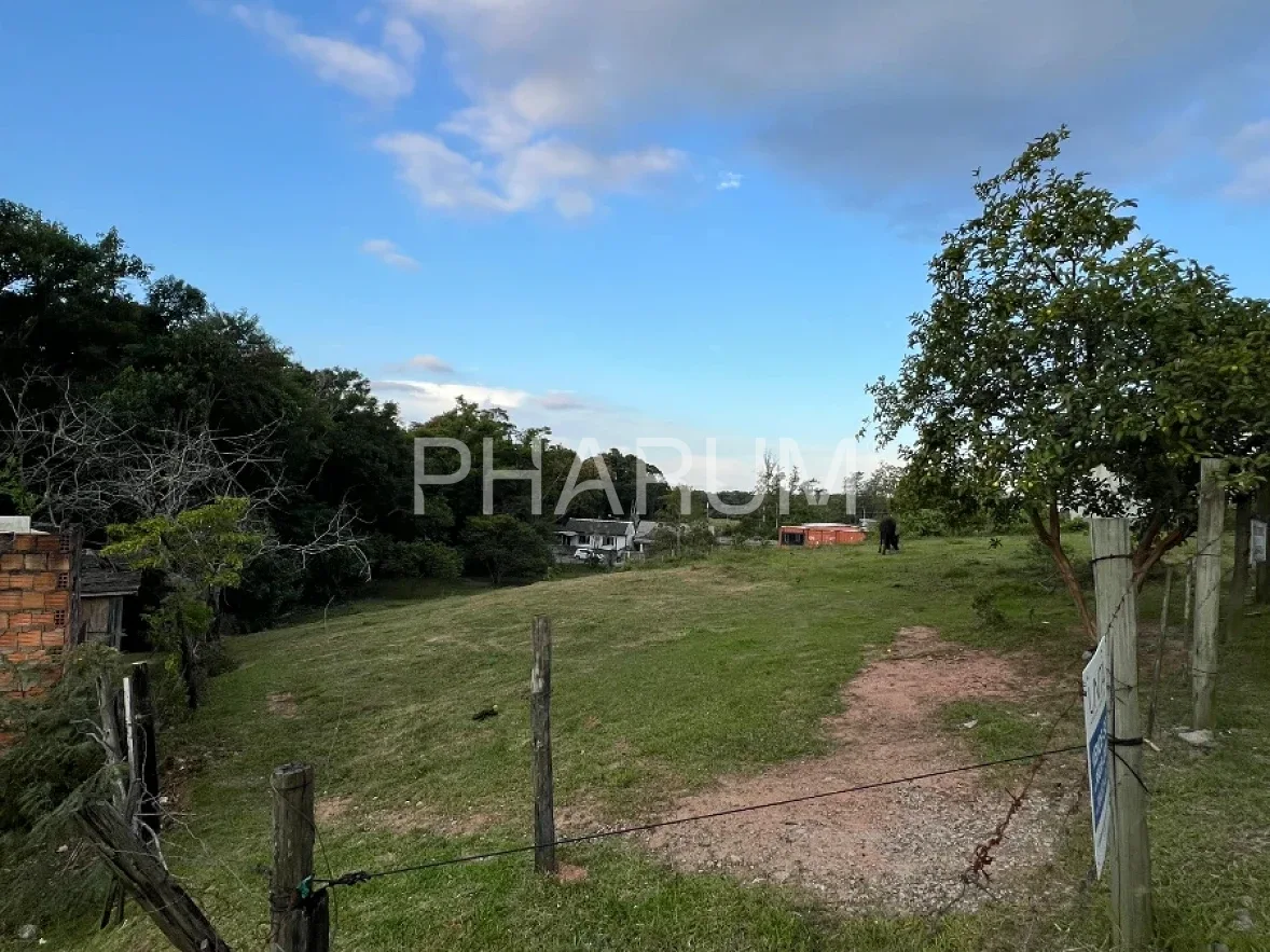 Terreno 447m² em Forquilhas com Escritura