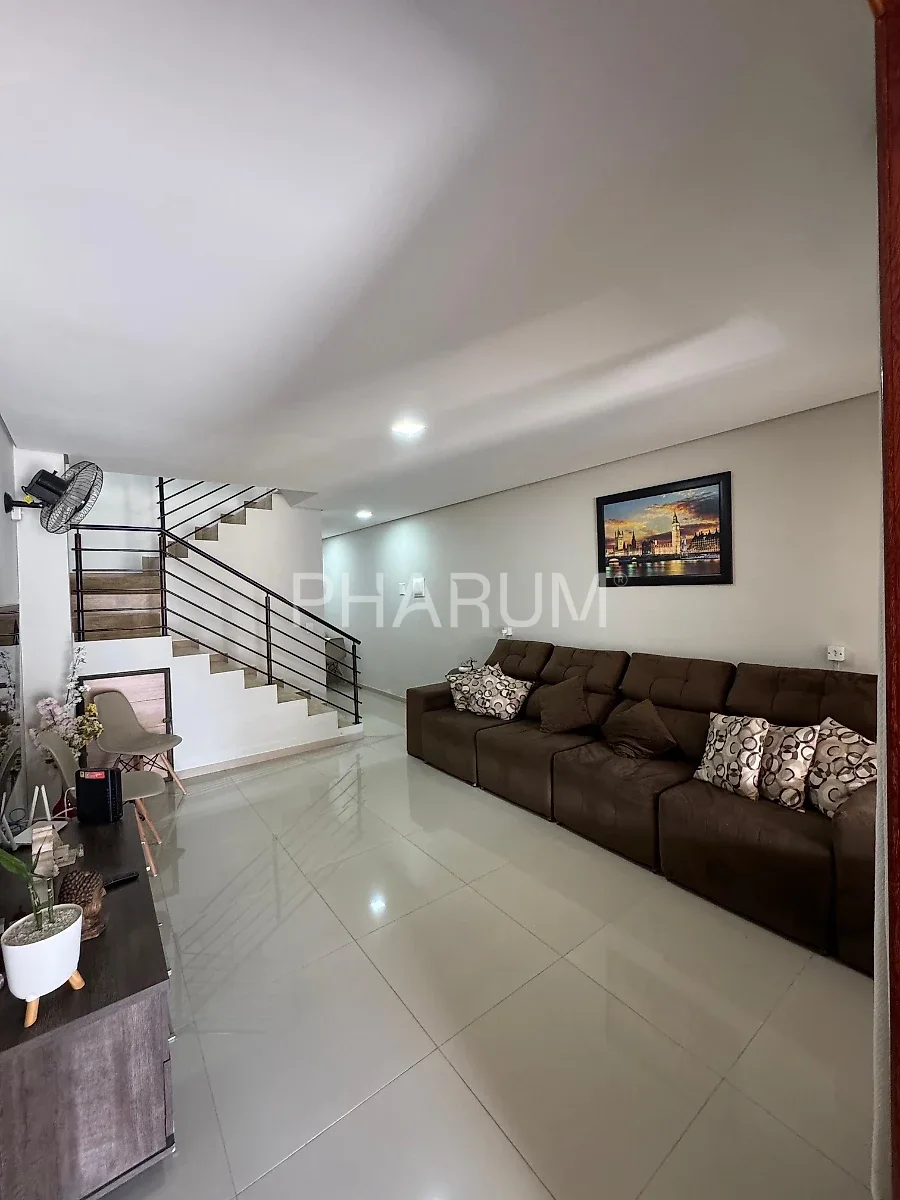 Sobrado com 2 suítes e 2 vagas — Serraria, São José