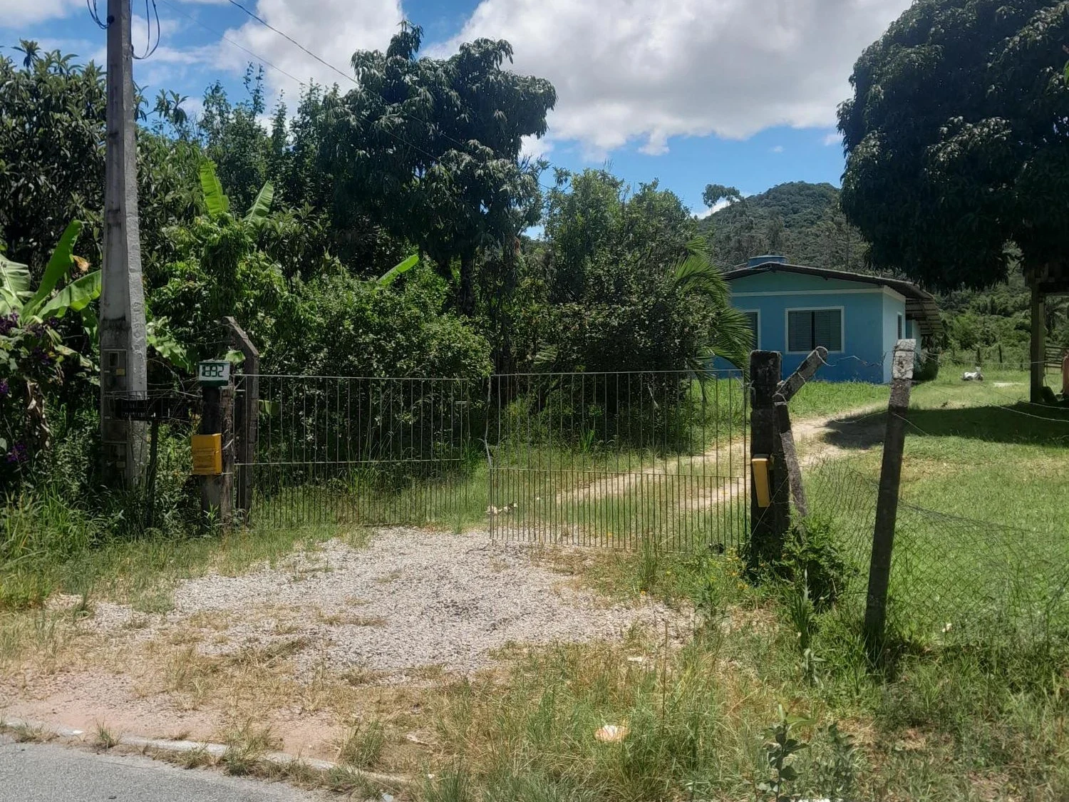 Casa no Ratones, 3 dormitórios, 1 banheiro, 1 vaga, terreno com 5.280m2 XP2448